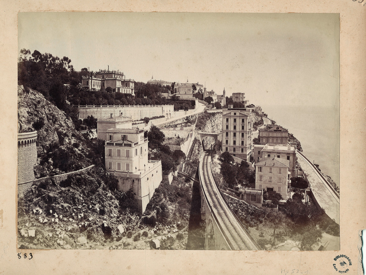 Le voyage vertical : Monaco et ses escaliers. Munta Cara !