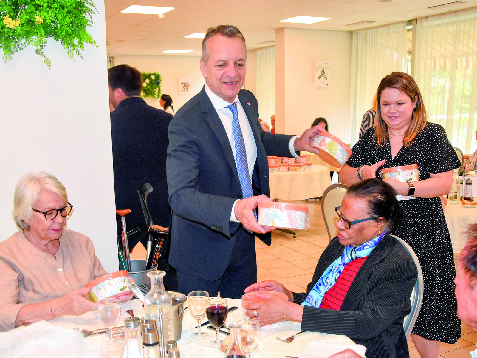 FETE DES MERES ET DES PERES DANS LES MAISONS DE RETRAITE