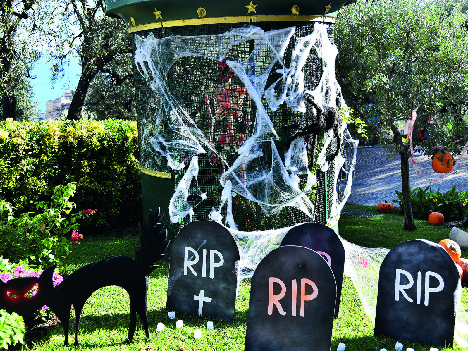 HALLOWEEN : La Mairie a fait frissonner petits et grands