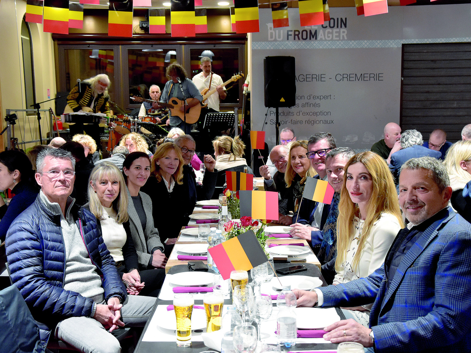 DES FRITES, DES FISH & CHIPS ET DES GUITARES AU MARCHE DE LA CONDAMINE !