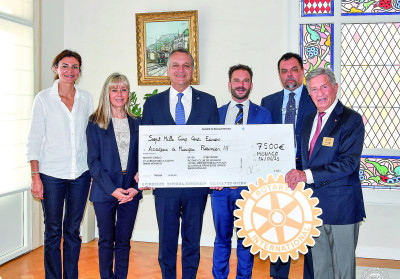 Le Rotary Club fait un don à l'Académie Rainier III